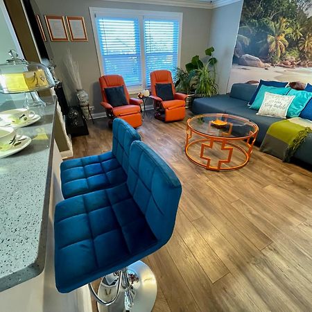 Schaumburg Paradise Oasis With A Secret Garden And Private Pool Exteriör bild