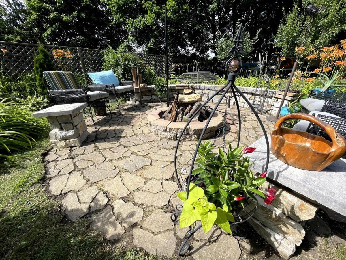 Schaumburg Paradise Oasis With A Secret Garden And Private Pool Exteriör bild